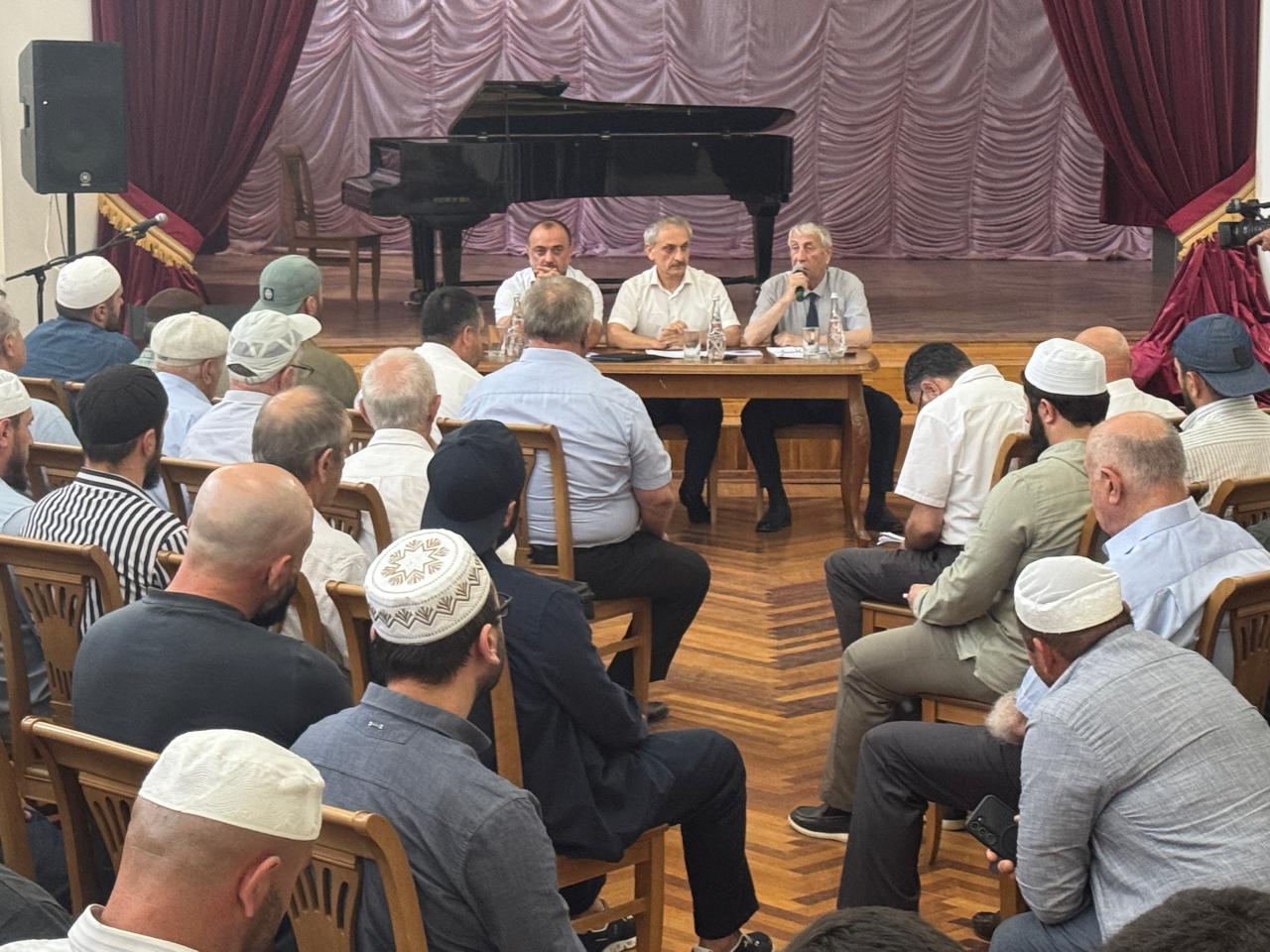 От диалога к единству: в Дагестане обсудили роль религии в укреплении общества
